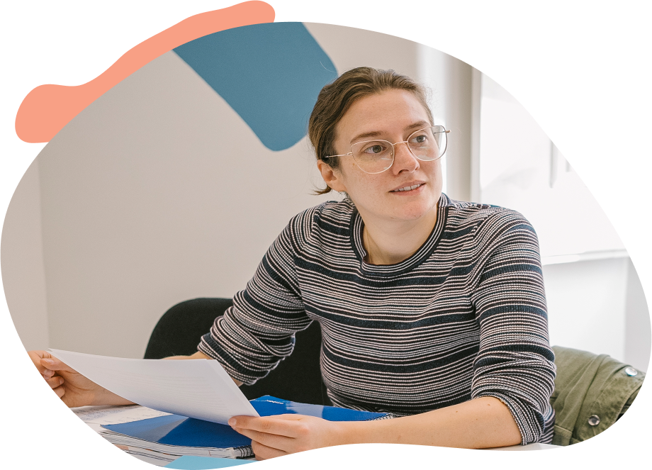 Business Portuguese lessons to improve professional vocabulary and workplace communication skills.