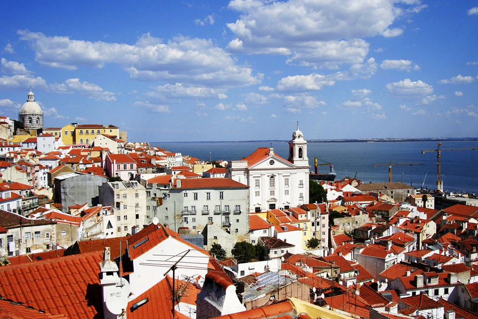 Arrival tips for new students at Lusa Language School - from packing to airport transfer in Lisbon